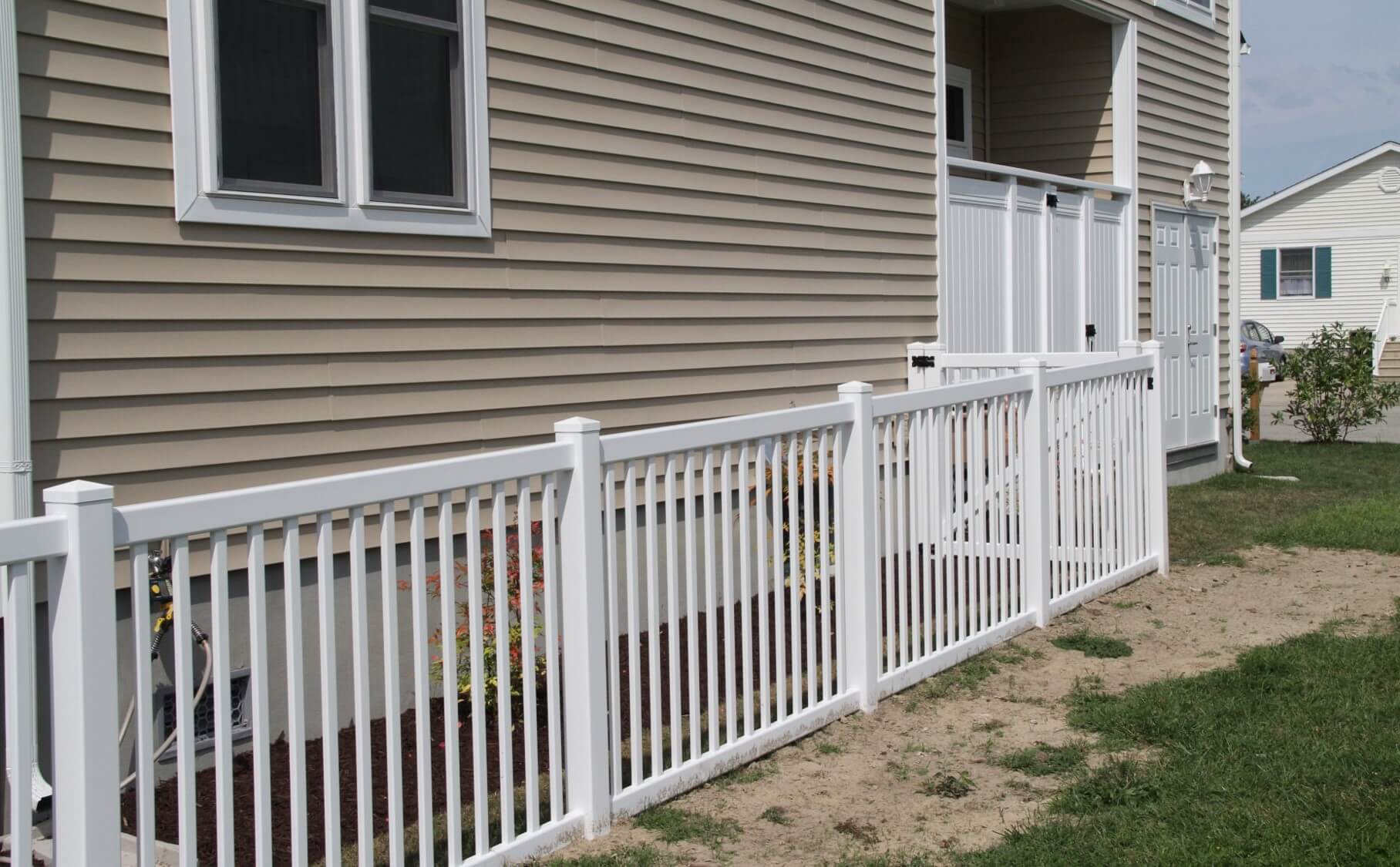 Product Application Case-victorian-vinyl-yard-fence-6