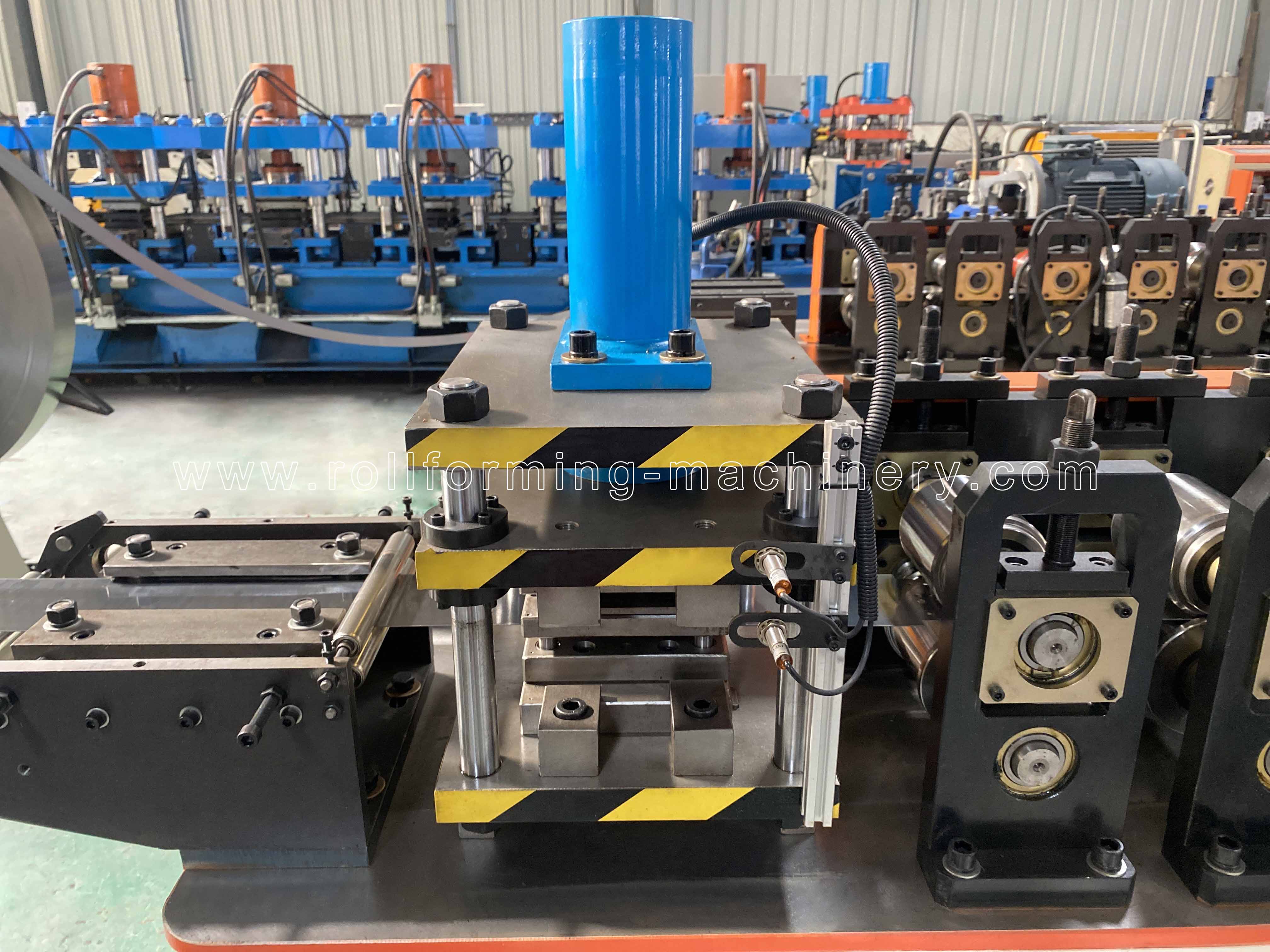 Precision punching device for horizontal bracing
