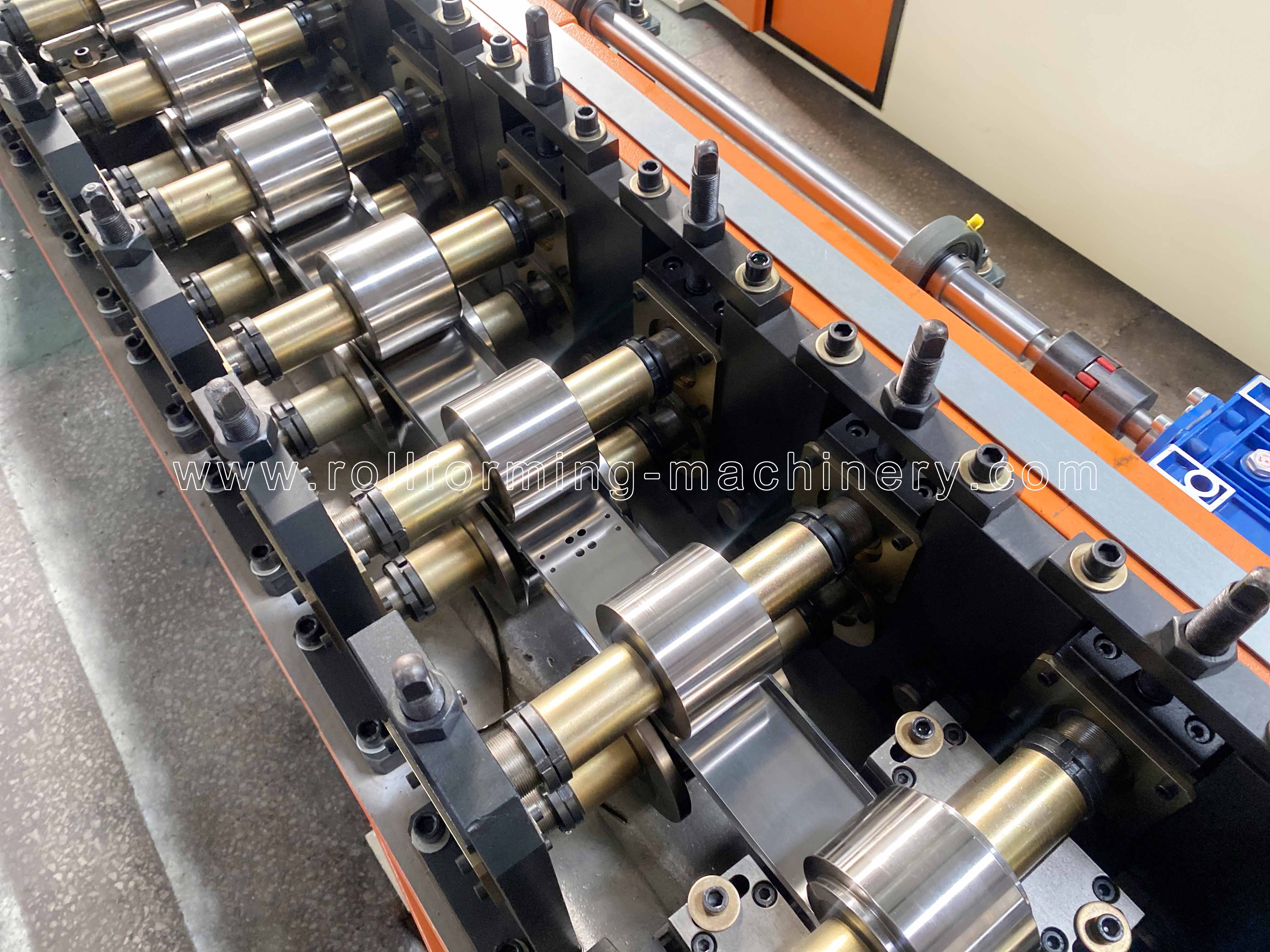 Main roll forming mill structure