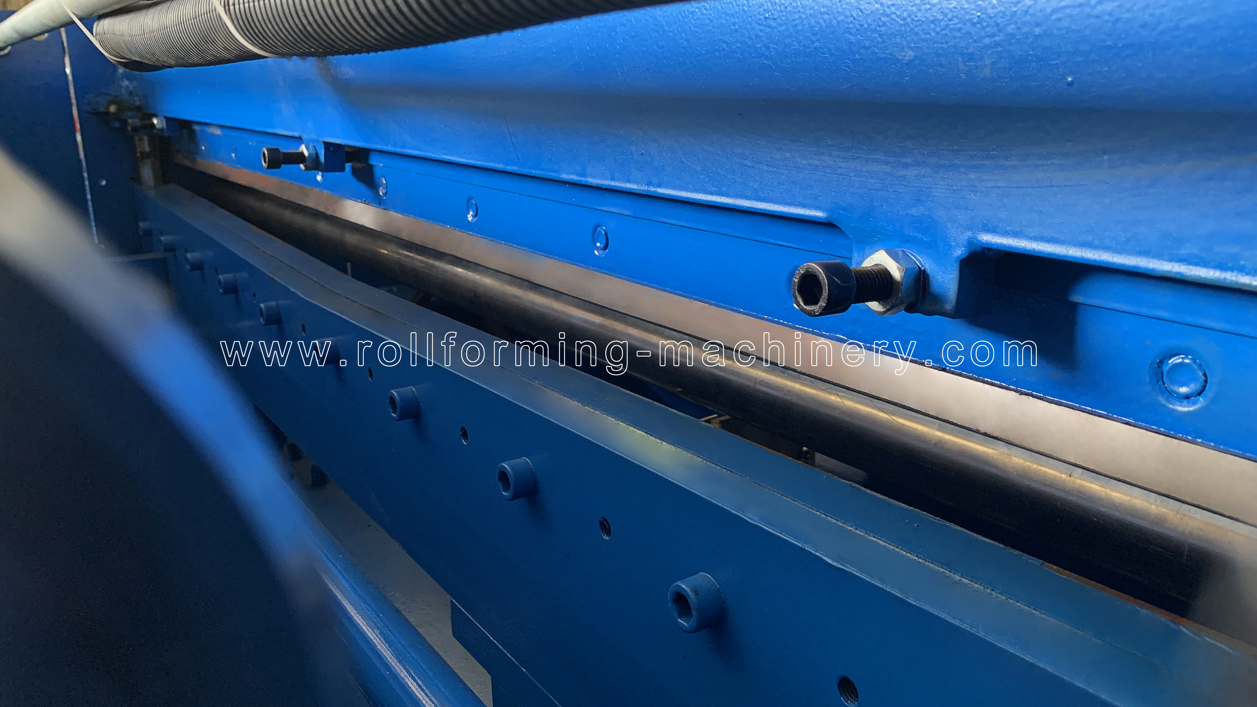 Hydraulic Pre-Cutter