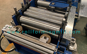Feeding rollers and entry device on the BMS hat-profile configuration
